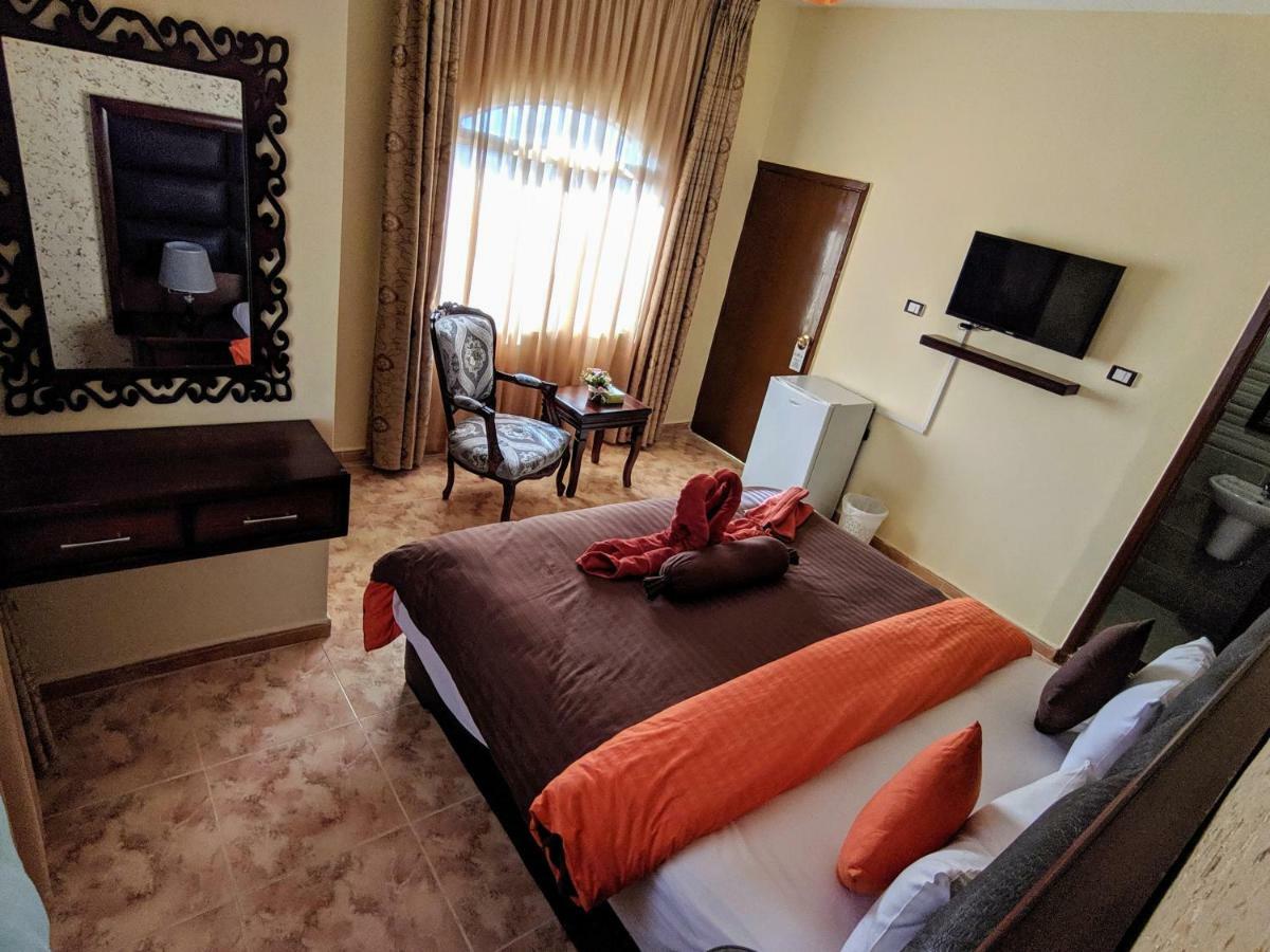 וואדי מוסא Anbat Midtown Hotel מראה חיצוני תמונה